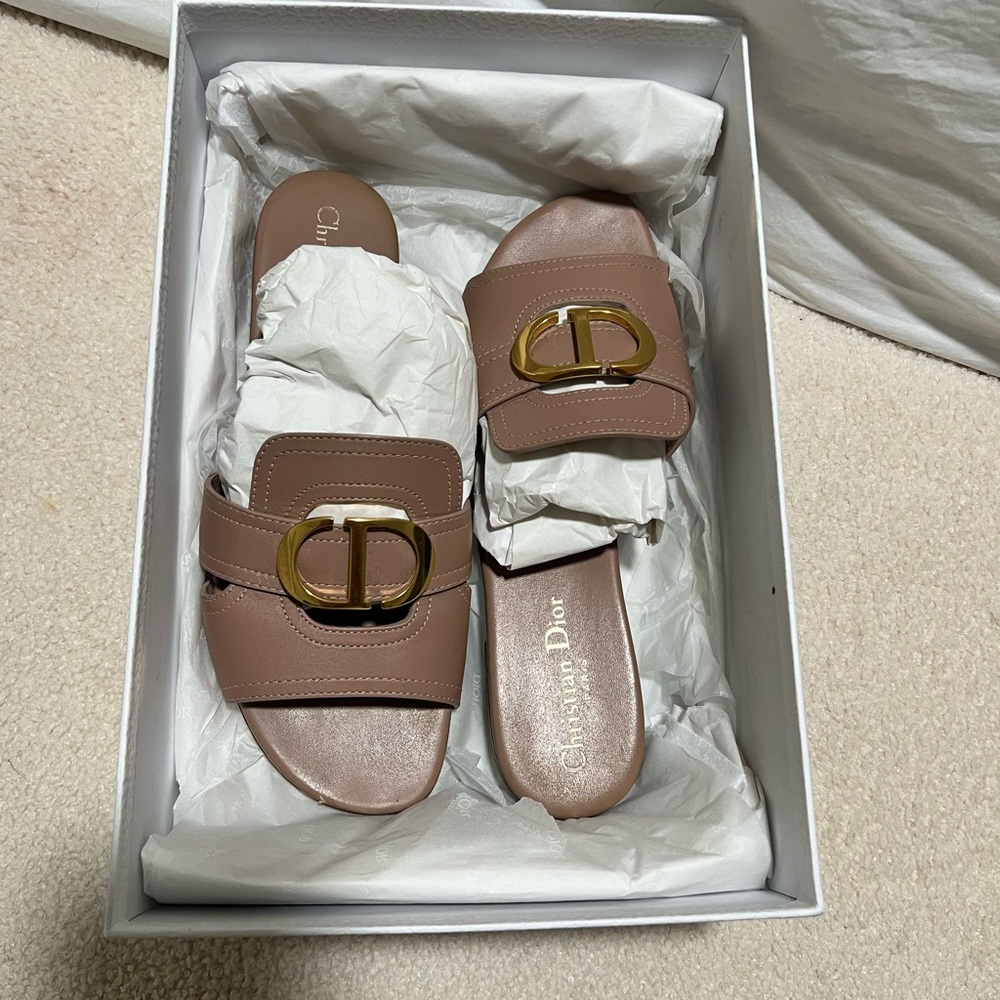 Christian Dior Montaigne Sandals - Picture 8 of 8